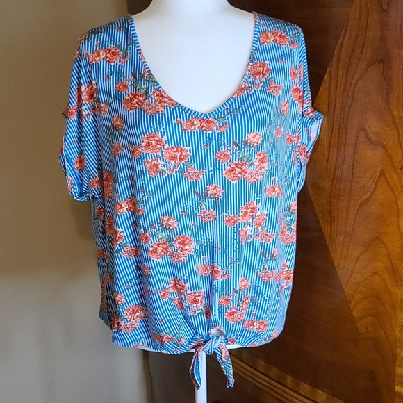 Summer Top - Picture 2 of 3